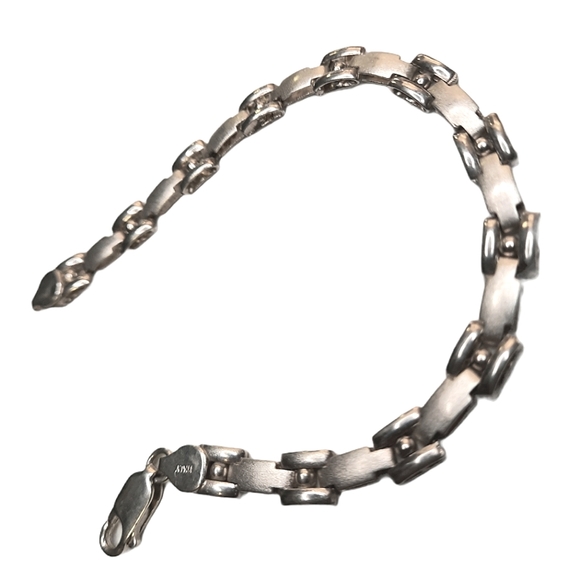 🌈 Sterling Matte Finish Bracelet - Picture 4 of 5